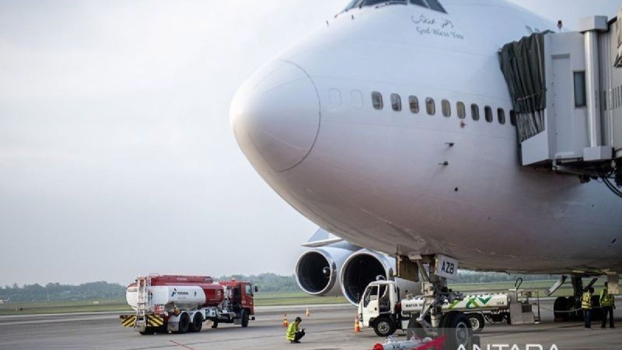Anggota Komisi VIII DPR RI mengusulkan sanksi tegas bagi maskapai penerbangan yang telat dalam penerbangan haji untuk mencegah kerugian jamaah dan memastikan penyelenggaraan ibadah haji yang lebih baik.