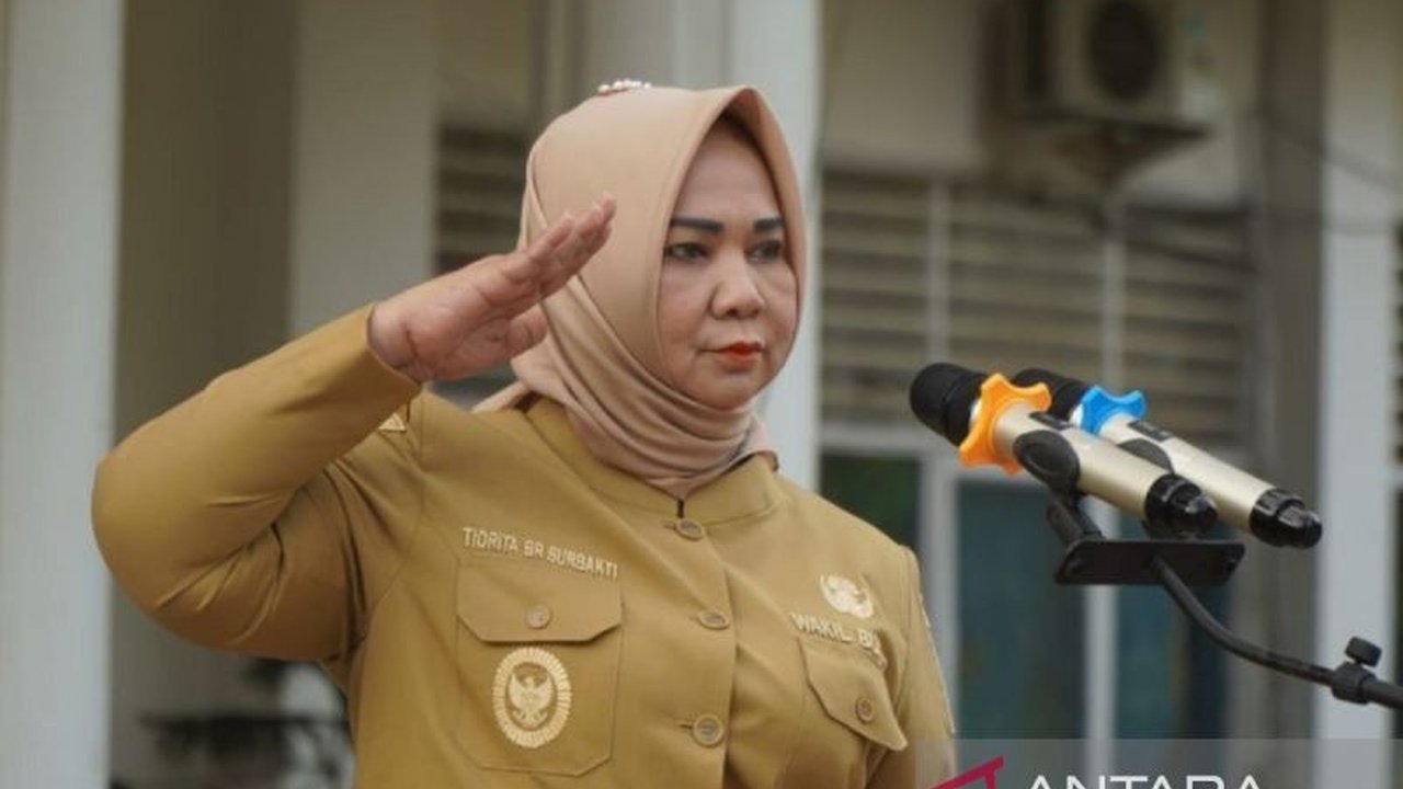 Wakil Bupati Langkat, Tiorita Surbakti, menekankan pentingnya kolaborasi adaptif ASN untuk mencapai visi Langkat yang maju, sehat, sejahtera, religius, dan berkelanjutan periode 2025-2030.