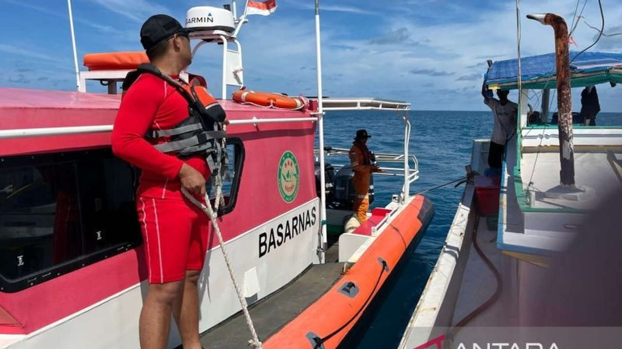 Tim SAR Pangkalpinang berhasil mengevakuasi kapal nelayan yang mengalami mati mesin di perairan Tanjung Beriga, Bangka Tengah; kedua nelayan selamat.