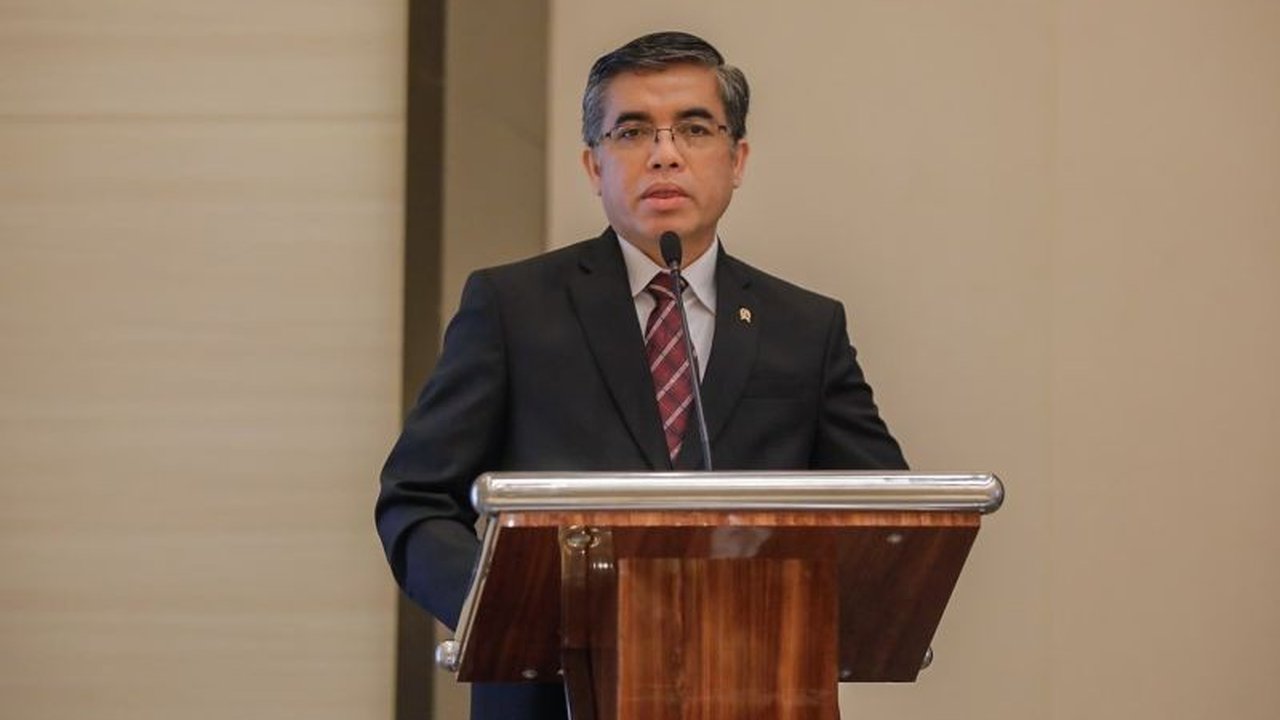 Kementerian Tenaga Kerja berkomitmen tingkatkan akses pelatihan dan penempatan kerja bagi penyandang disabilitas, hadapi tantangan kendala implementasi kebijakan.