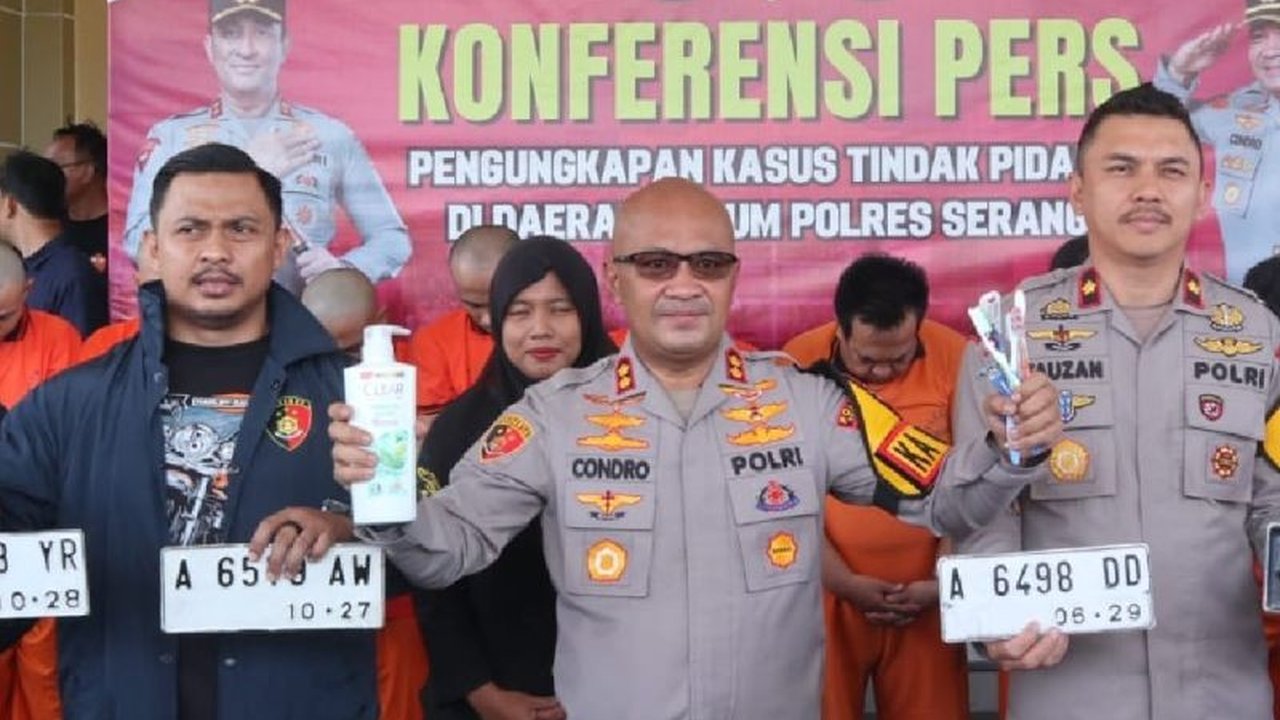 Pencabulan anak di bawah umur di Serang, Banten, membuat polisi memburu tiga pelaku, sementara satu tersangka, AMS (17), telah ditangkap.