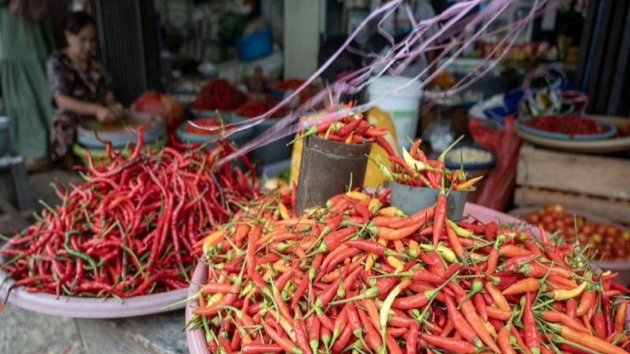 Jelang Ramadhan, harga sejumlah bahan pokok di Palu naik, namun Pemkot Palu berupaya melakukan intervensi pasar melalui pasar murah dan program inovasi 'gade nolumako'.