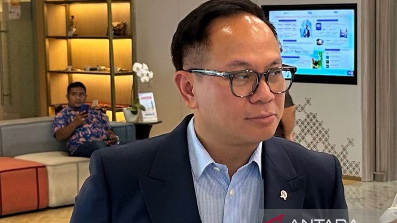 Wakil Menteri BUMN menyatakan perhitungan pembagian dividen melalui Danantara masih berlangsung, sementara Presiden Prabowo berharap inisiatif ini mendorong lebih banyak BUMN masuk Fortune Global 500.