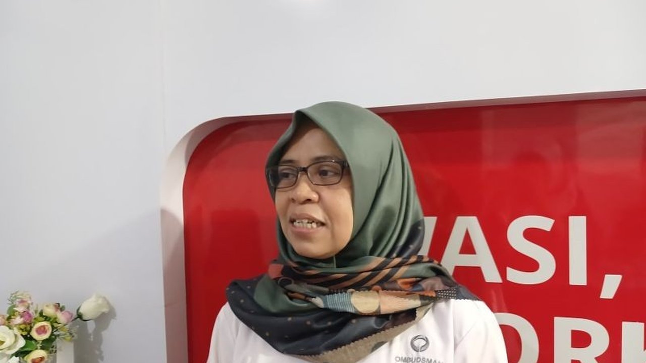 Ombudsman Jawa Tengah mengusut dugaan maladministrasi pemecatan Novi Citra Indriyati, vokalis band Sukatani, dari sekolahnya setelah lagu kontroversial band tersebut viral.