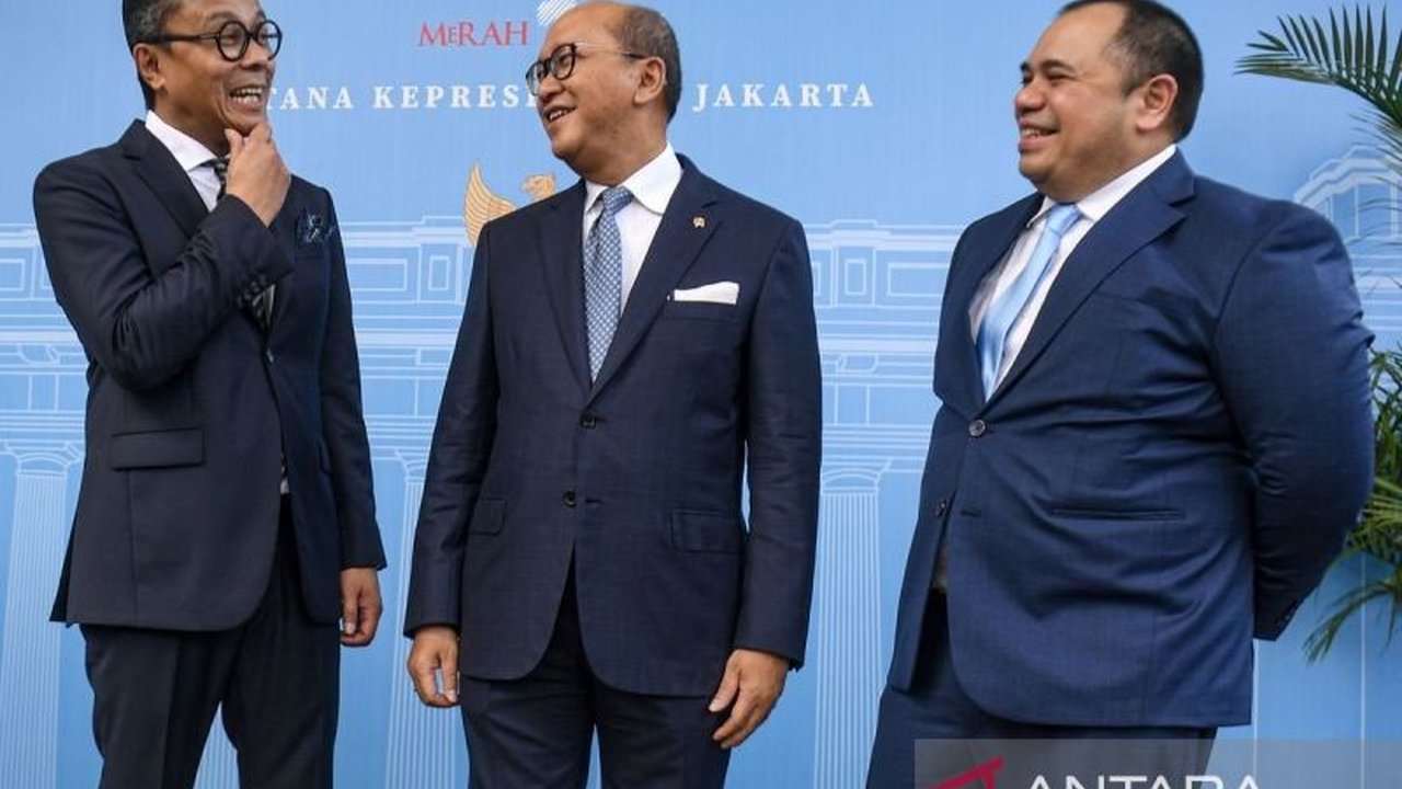 Wamen BUMN Kartika Wirjoatmodjo menyatakan status rangkap jabatan Dony Oskaria sebagai Wamen BUMN dan COO Danantara akan dibahas lebih lanjut, menimbulkan pertanyaan tentang potensi konflik kepentingan.