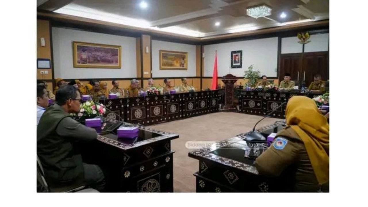 Wakil Wali Kota Mataram, TGH Mujiburrahman, mengungkapkan program menciptakan 5.000 wirausaha baru sebagai prioritas utama dalam periode kepemimpinannya.