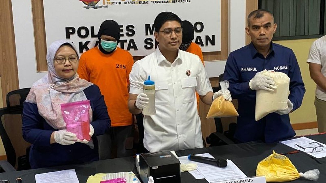 Polisi Gerebek Penjual Kosmetik Ilegal Omzet Miliaran di Jakarta Selatan