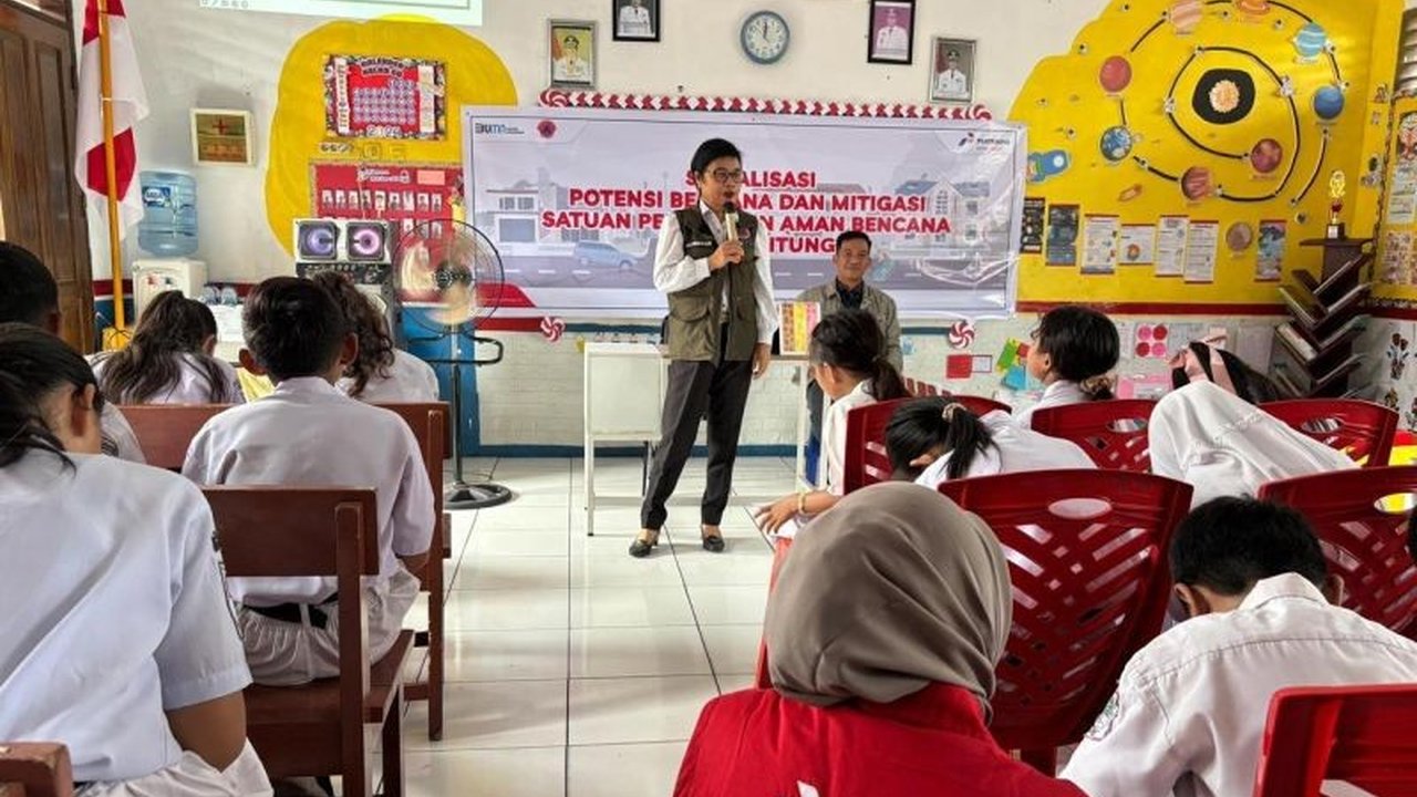 Pertamina Patra Niaga Regional Sulawesi bersama BPBD Kota Bitung memberikan edukasi mitigasi bencana di empat sekolah Bitung, Sulawesi Utara, untuk mempersiapkan generasi muda menghadapi potensi bencana alam.