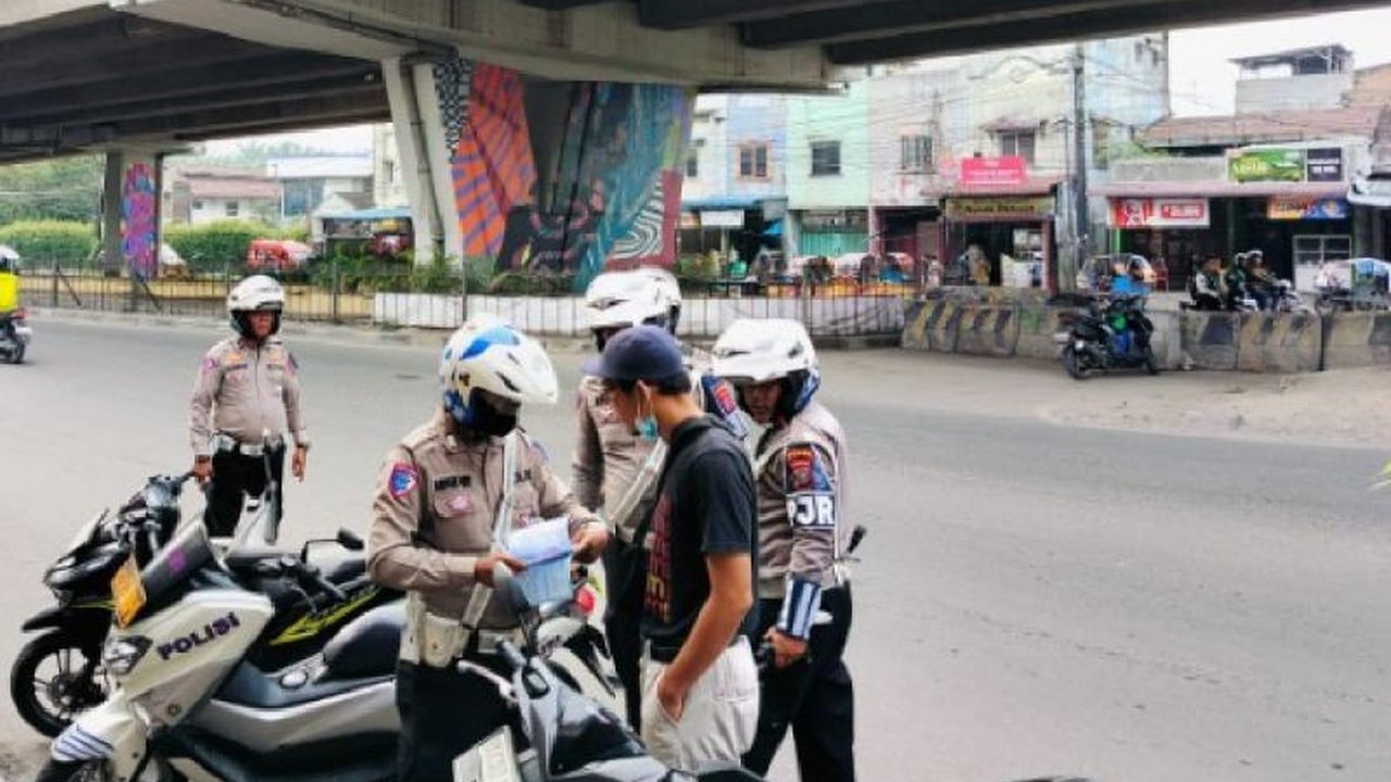 Polda Sumut menindak 36.900 pelanggaran lalu lintas selama Operasi Keselamatan Toba 2025, dengan rincian tilang ETLE, tilang manual, dan teguran, bertujuan meningkatkan keselamatan berkendara di Sumatera Utara.