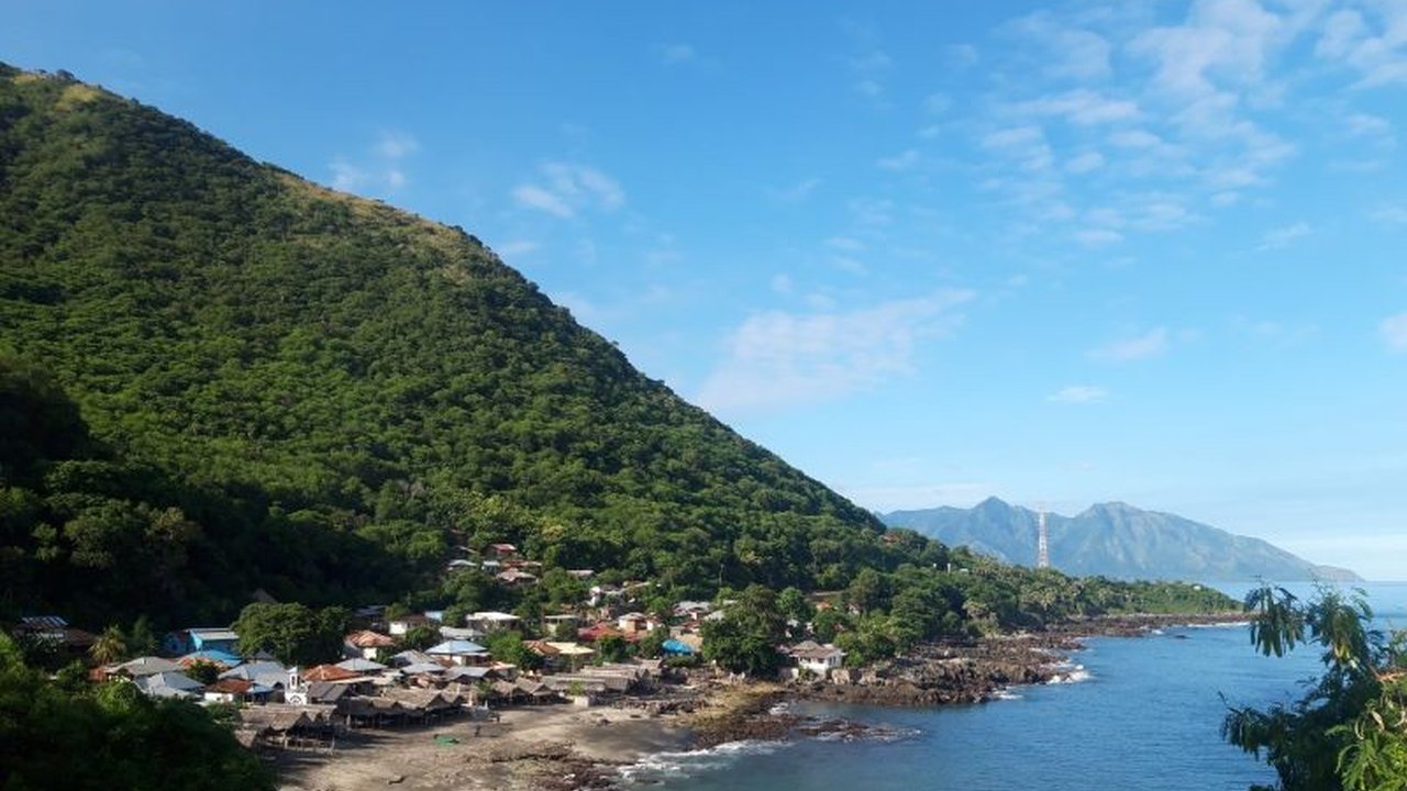Festival Lamaholot di Lembata, NTT, kembali terpilih sebagai bagian dari Karisma Event Nusantara 2025,  menjanjikan peningkatan  eksplorasi tenun ikat Lamaholot dan daya tarik wisata di Nusa Tenggara Timur.