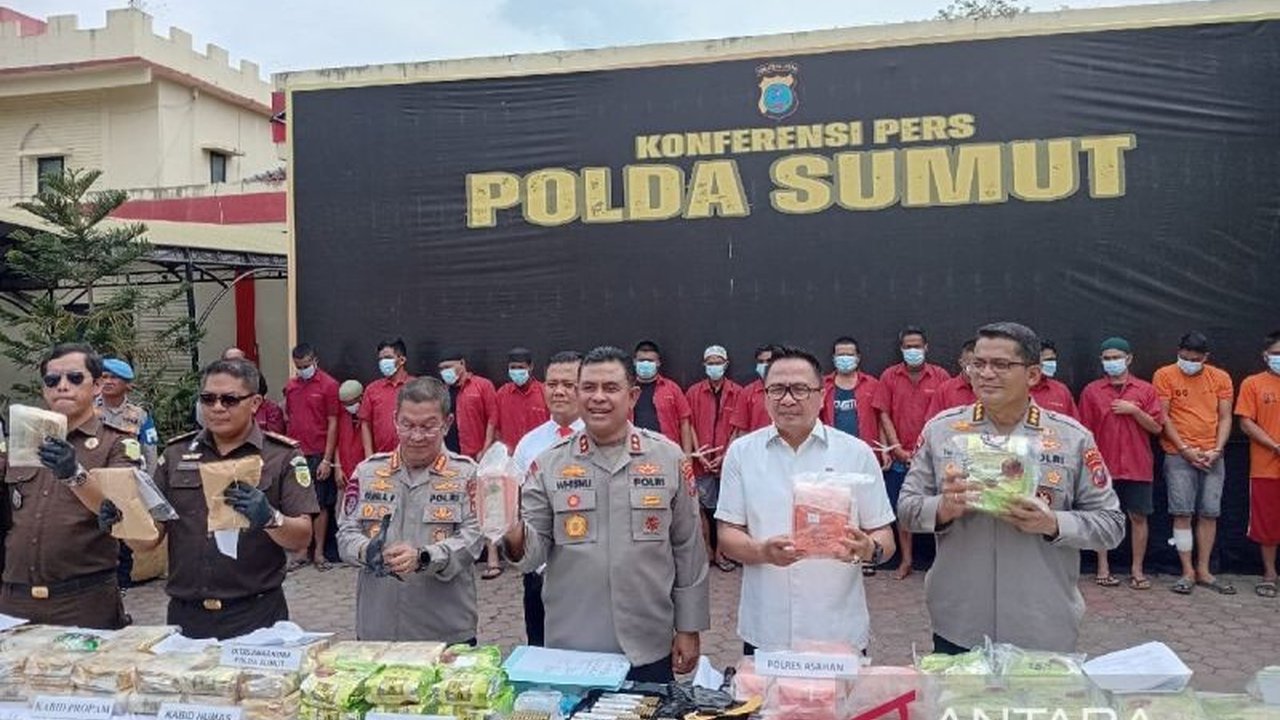 Polda Sumut berhasil menyita 97,08 kg sabu dan menangkap 37 tersangka dari berbagai jaringan narkoba dalam 59 hari operasi.