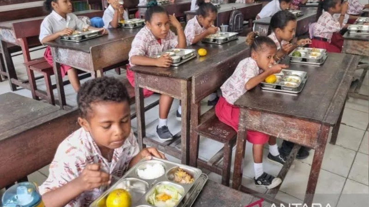 Pemkab Buol, Sulawesi Tengah, resmi luncurkan Program Makan Bergizi Gratis (MBG) tahap awal untuk 1.780 siswa di Kecamatan Bokat, dengan target total 3.700 siswa di wilayah tersebut.