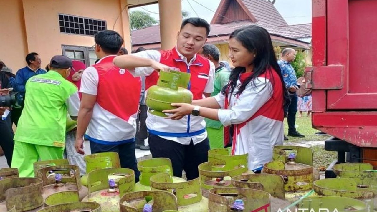 Pemerintah Kota Palangka Raya melalui DPKUKMP gencar menggelar operasi pasar elpiji 3 kg bersubsidi untuk menjaga stabilitas harga dan ketersediaan jelang Ramadhan.