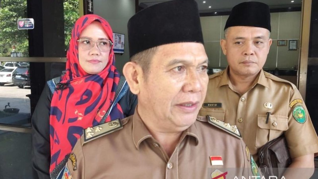 Pemkot Bengkulu mencatat 20 warga telah mengajukan diri sebagai PMI untuk bekerja di luar negeri, dengan target 200 PMI pada tahun 2025 untuk mengurangi angka pengangguran.