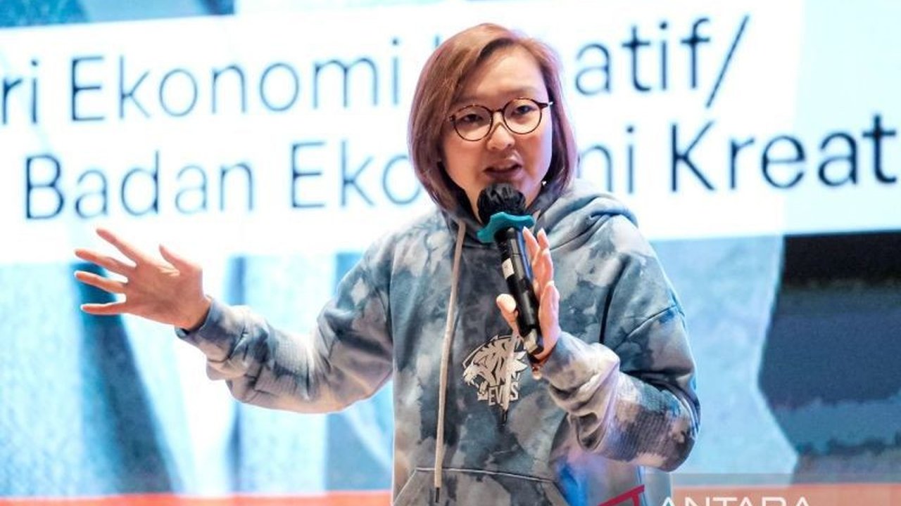 Kementerian Ekonomi Kreatif (Kemenekraf) meluncurkan program Emak-Emak Matic untuk memberdayakan perempuan Indonesia dalam ekonomi digital, menciptakan konten kreatif, dan peluang usaha.