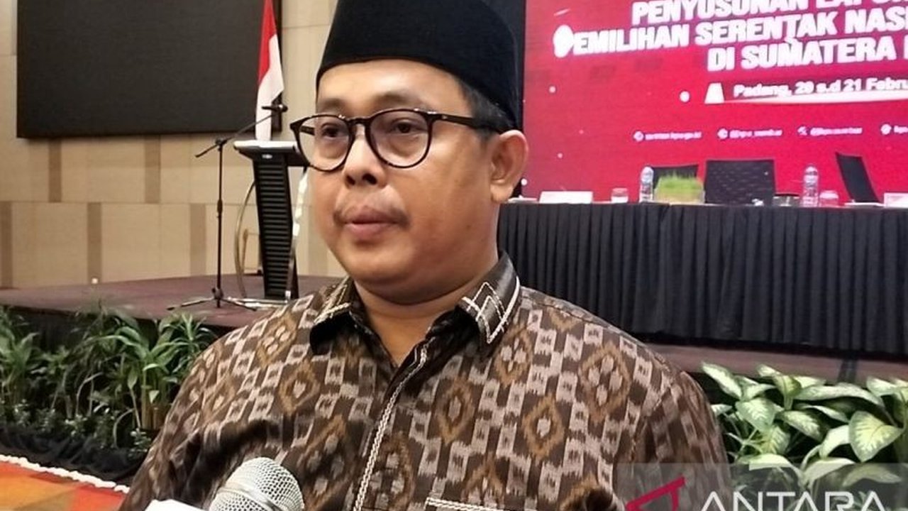 Mahkamah Konstitusi mendiskualifikasi Cawabup Pasaman, Anggit Kurniawan Nasution, karena menyembunyikan riwayat pidana, sehingga KPU Sumbar akan segera mempersiapkan Pemungutan Suara Ulang (PSU).