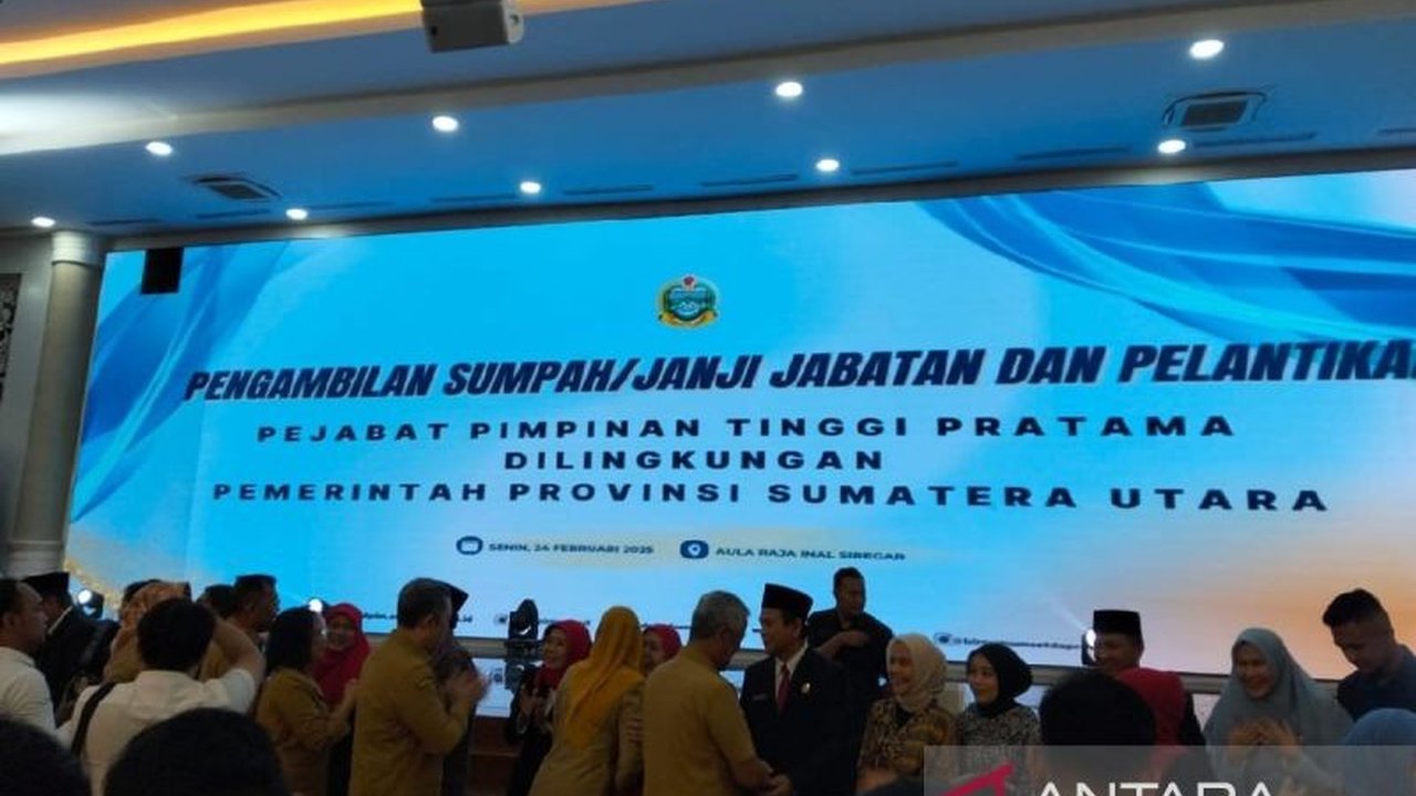 Wakil Gubernur Sumatera Utara melantik 12 pejabat pimpinan tinggi pratama di lingkungan Pemprov Sumut, termasuk empat pejabat dari Pemkot Medan dan Pemkab Asahan, di awal kepemimpinan pasca pelantikan Presiden.