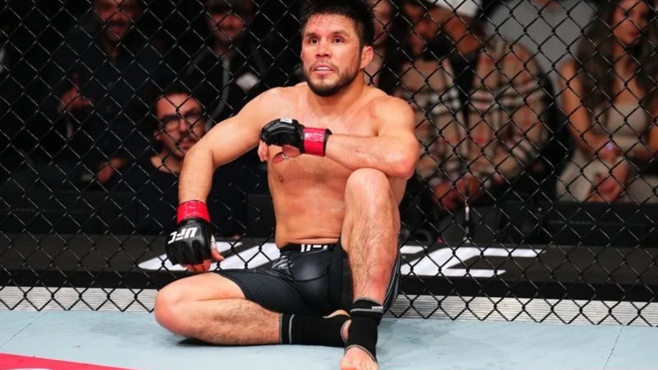 CEO UFC, Dana White, menolak laga ulang antara Song Yadong dan Henry Cejudo di kelas bantam setelah pertandingan UFC Seattle berakhir kontroversial karena aksi colok mata yang menyebabkan penghentian pertandingan.