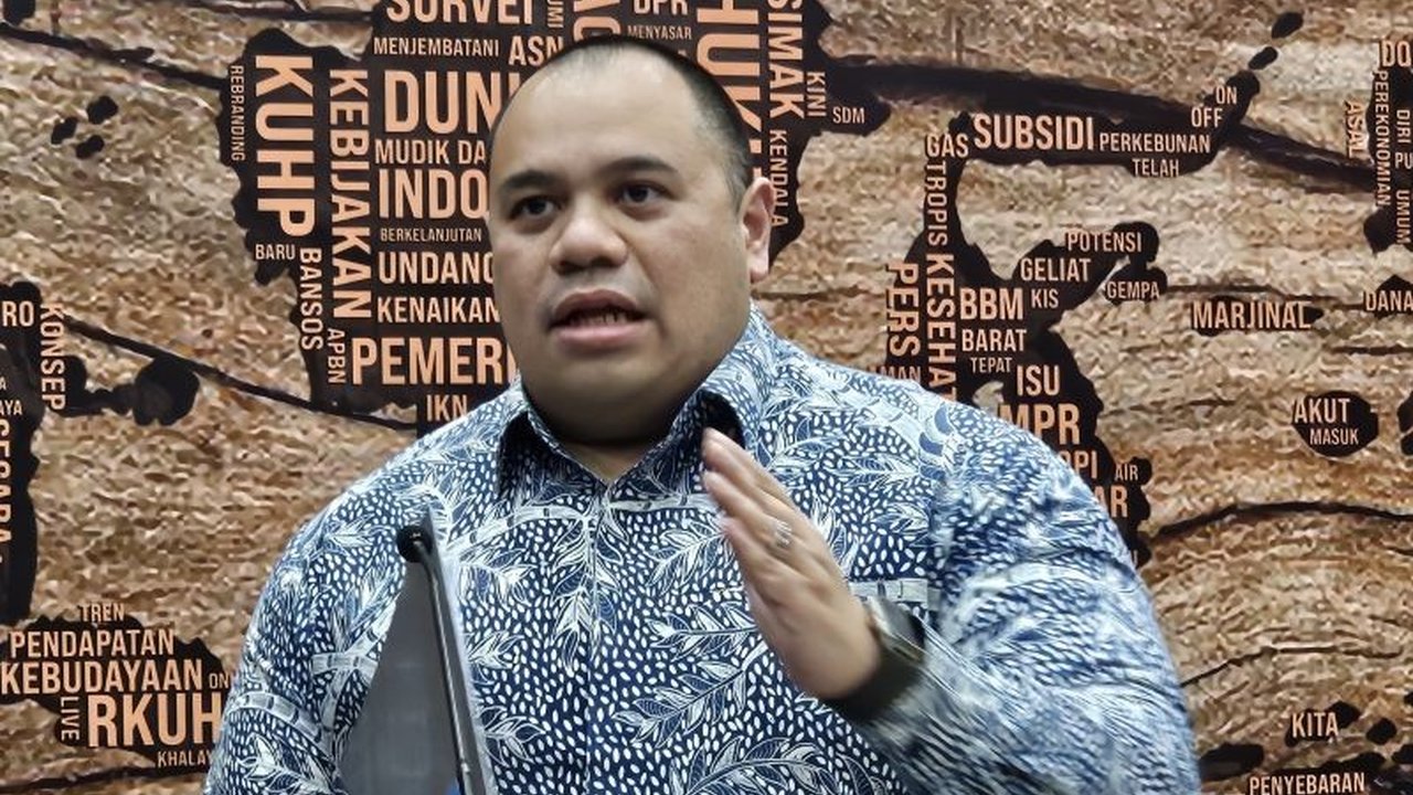 Pandu Patria Sjahrir, seorang profesional berpengalaman di bidang keuangan dan investasi, ditunjuk sebagai CIO Badan Pengelolaan Investasi Danantara yang akan mengelola aset senilai lebih dari US$900 miliar.
