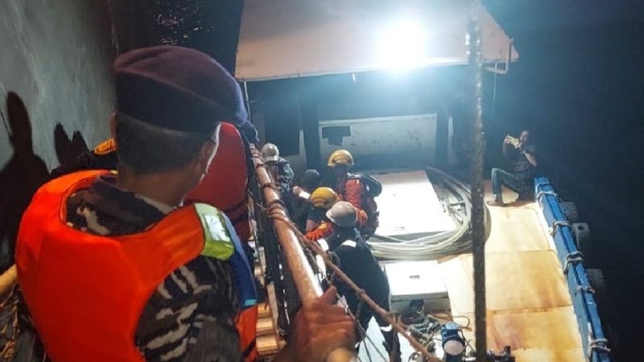 Tim SAR gabungan berhasil mengevakuasi seorang WNA Filipina yang sakit saat berlayar di Perairan Suralaya, Merak, dan kini telah mendapatkan perawatan medis di Jakarta.