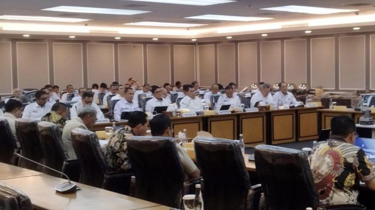 Plt Dirjen Imigrasi melaporkan peningkatan signifikan dalam penindakan pelanggaran keimigrasian kepada Komisi XIII DPR RI, mencakup penyidikan, tindakan administratif, penangkalan, dan pencegahan.