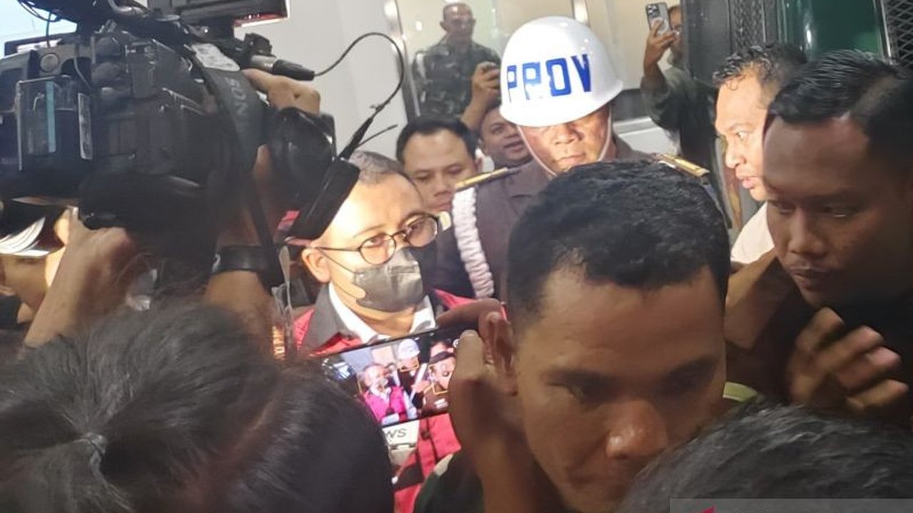 Kejaksaan Agung mengungkap kasus korupsi pengelolaan minyak mentah dan produk kilang di Pertamina periode 2018-2023, mengakibatkan kerugian negara mencapai Rp193,7 triliun.