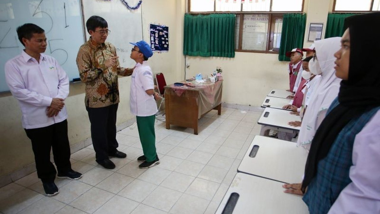 Kemenag DKI Jakarta memastikan program tadarus pagi di madrasah tetap berlangsung selama Ramadhan, meski jam pelajaran sedikit dikurangi untuk memberikan ruang kegiatan keagamaan.
