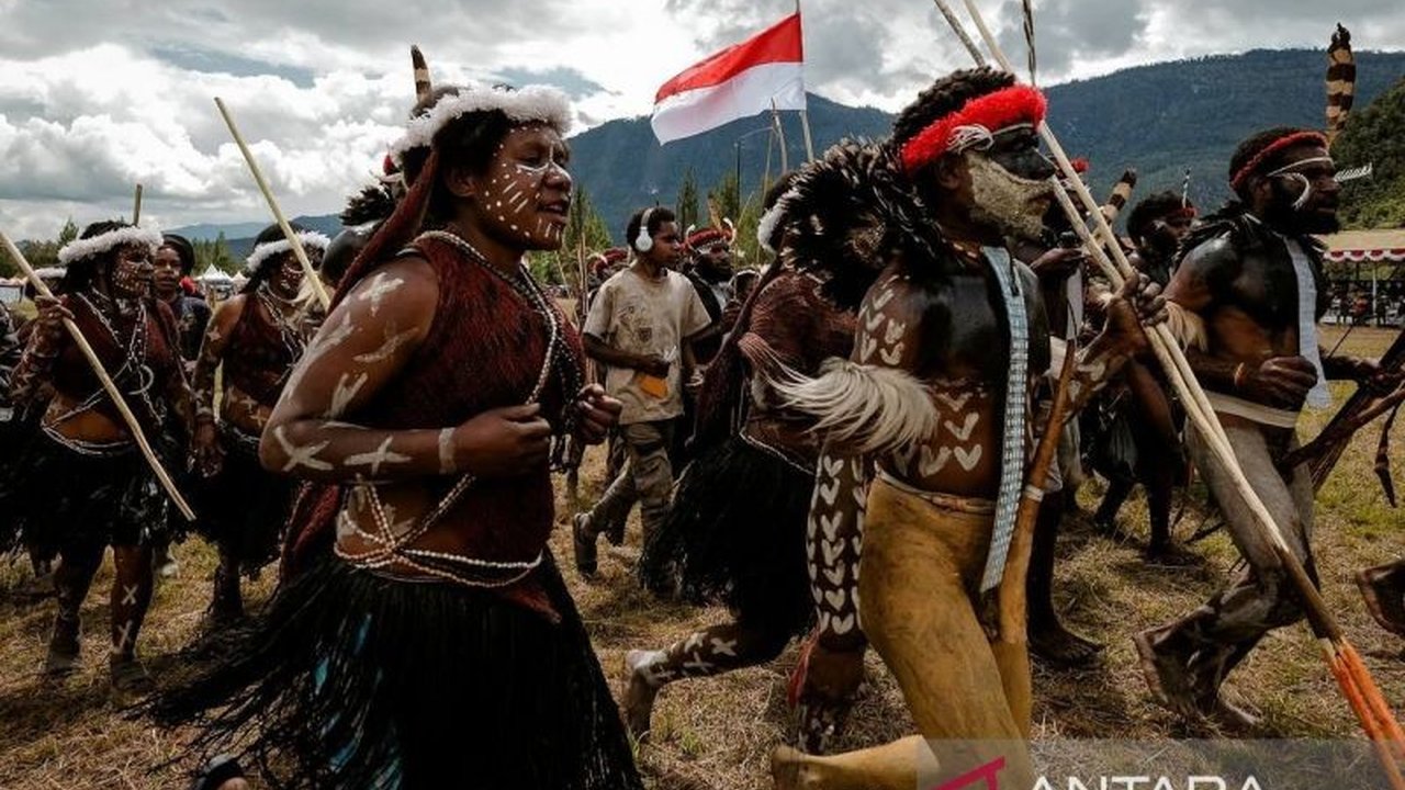 Pemkab Jayawijaya alokasikan Rp5 miliar untuk Festival Lembah Baliem 2025, dengan rencana menampilkan budaya unik dari Papua Nugini dan Suku Biak untuk menarik wisatawan.