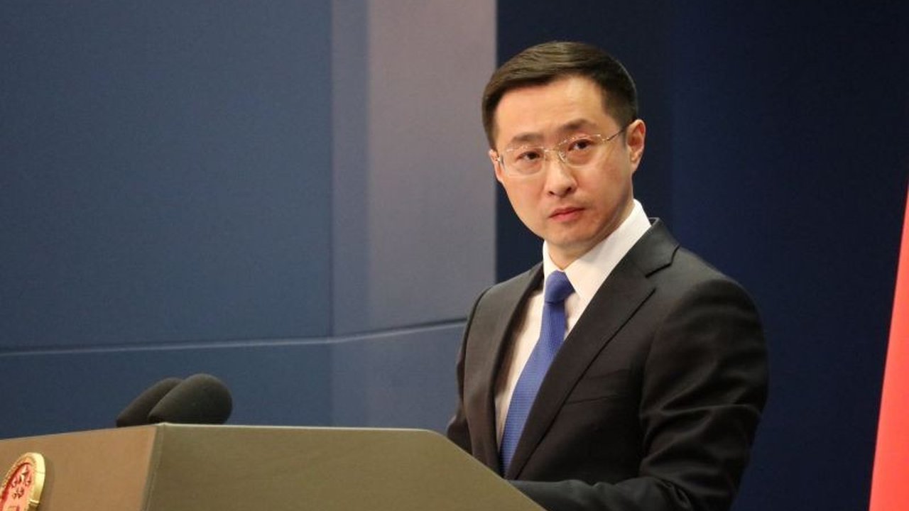 China melontarkan protes keras terhadap kebijakan Presiden Trump yang membatasi investasi China di AS, menuduhnya merusak iklim bisnis dan mengganggu perdagangan internasional.