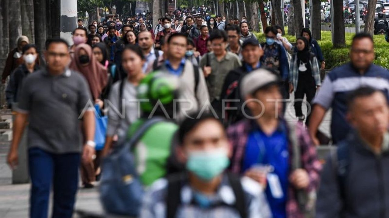 Pemerintah Provinsi DKI Jakarta segera membuka posko pengaduan terkait UMP 2025 dan THR Idul Fitri 1446 H untuk memastikan hak pekerja terpenuhi.