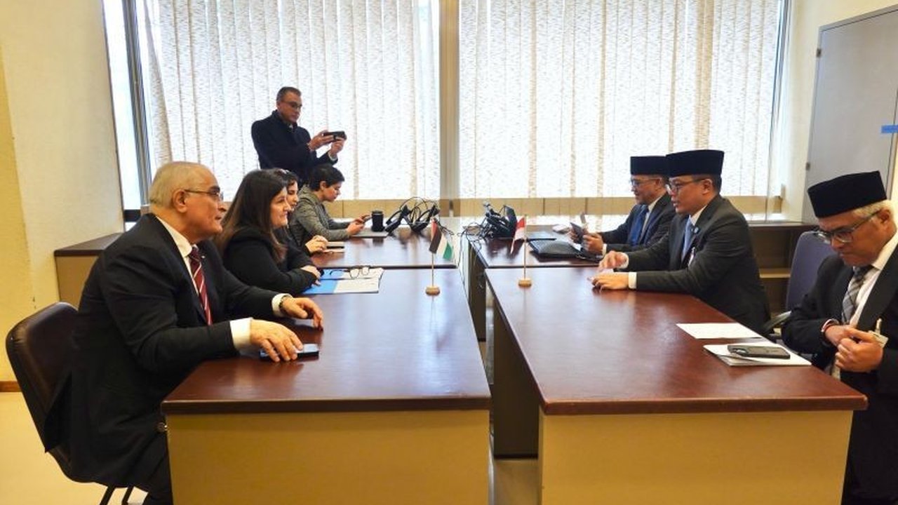 Menlu RI Bahas Akhiri Konflik Palestina, Tegaskan Penolakan Relokasi Warga Gaza