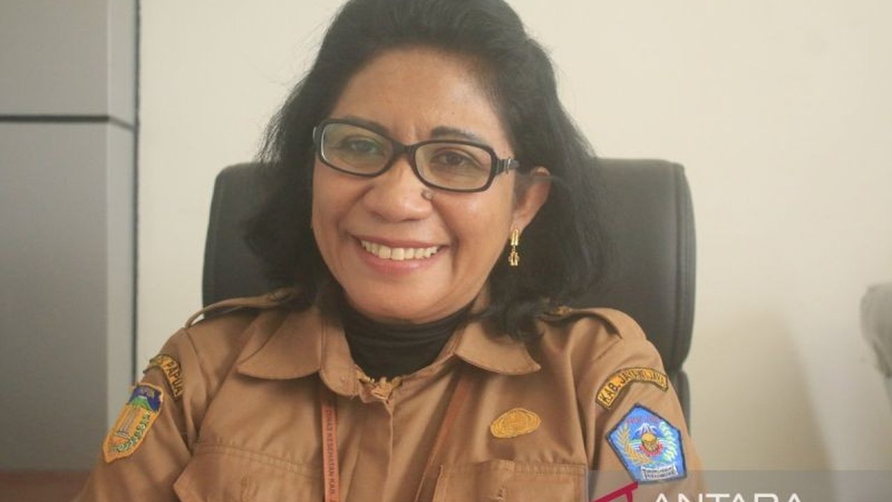 Dinas Kesehatan Jayawijaya menangani 5.730 kasus HIV/AIDS di 18 puskesmas, sementara tujuh kabupaten lain di Papua Pegunungan bergantung pada layanan kesehatan di Wamena untuk pengobatan.