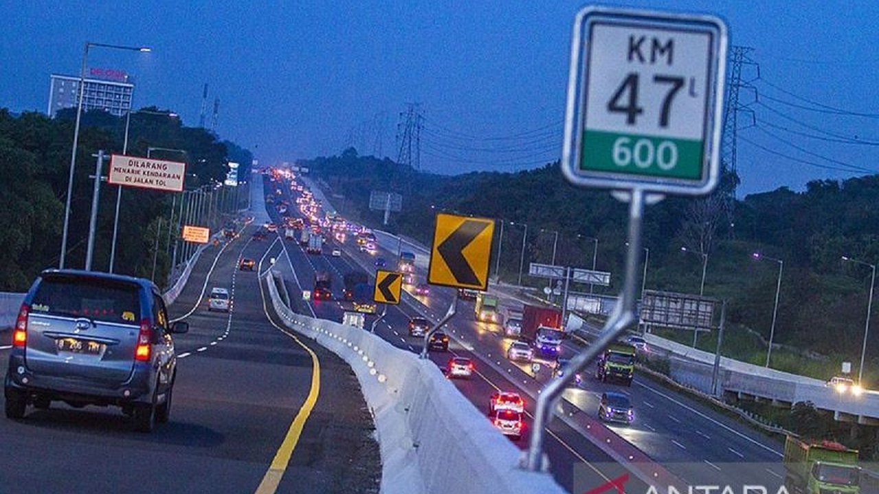 Ekonom Indef dukung rencana diskon tarif tol 20 persen untuk membantu pemudik, terutama masyarakat menengah ke bawah, selama periode mudik Lebaran tahun ini.