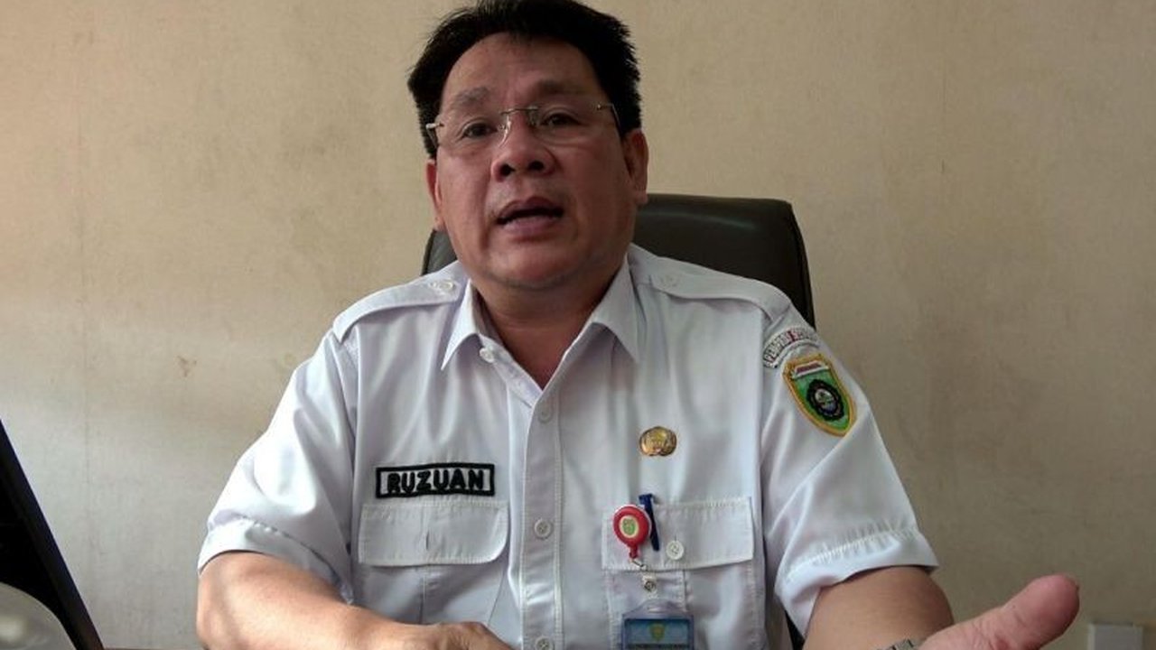 Pemerintah Provinsi Sumatera Selatan memastikan ketersediaan pangan cukup selama Ramadhan dan Lebaran 2025, meskipun ada potensi kenaikan harga, dan mengimbau masyarakat untuk tidak panic buying.