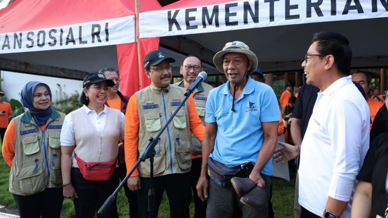 Menteri Sosial Saifullah Yusuf mengajak masyarakat Bali peduli lingkungan melalui kerja bakti massal di Sungai Suwung, Denpasar, guna meningkatkan kesadaran dan menciptakan solusi untuk masalah sosial.