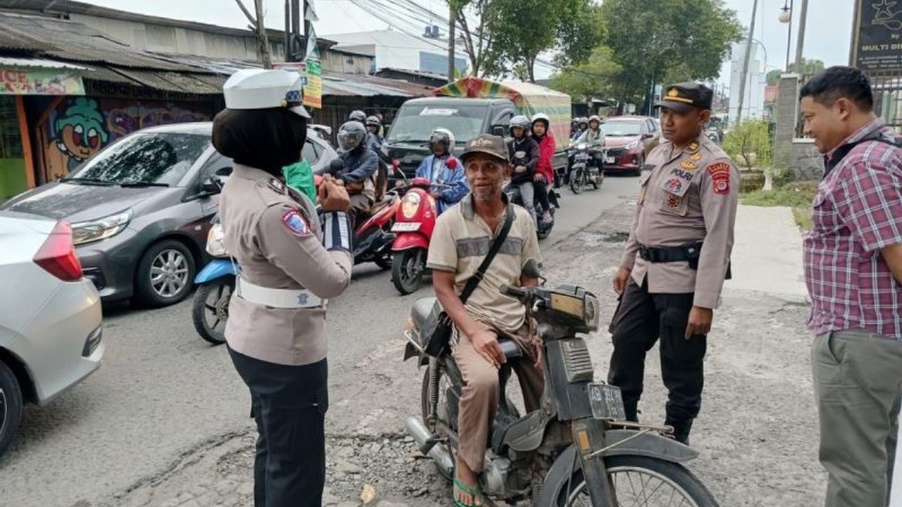 Polres Bantul menindak 716 pelanggar lalu lintas selama Operasi Keselamatan Progo 2025, dengan 659 teguran lisan dan 57 tilang, didominasi pelanggaran roda dua dan empat serta kecelakaan yang mengakibatkan kerugian materi dan korban luka.