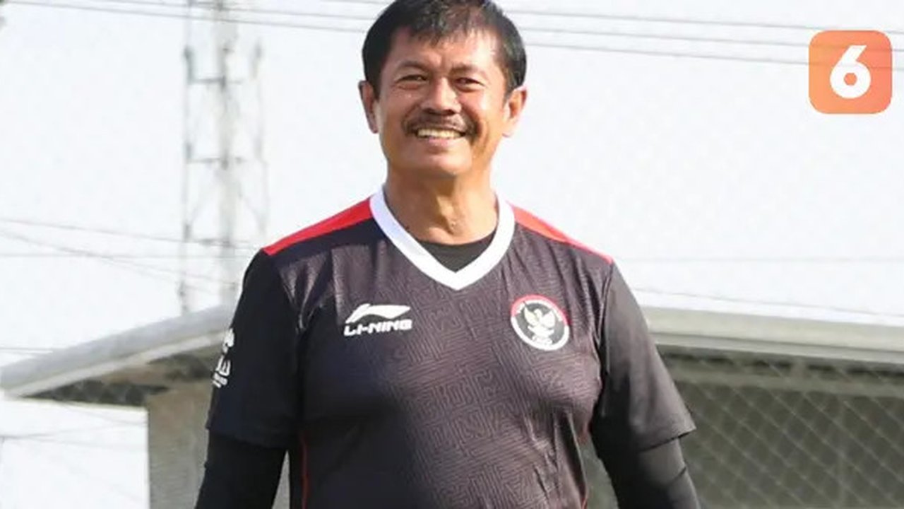 Pelatih kepala Timnas Indonesia U-22, Indra Sjafri saat sesi latihan di Visakha Training Center, Phnom Penh, Kamboja, Sabtu (6/5/2023) jelang menghadapi Timor Leste pada laga ketiga Grup A