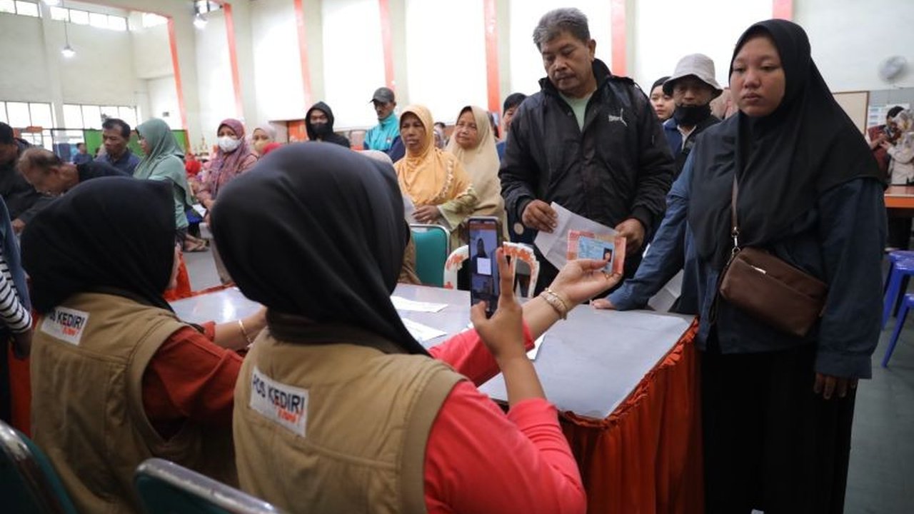 Pemerintah Kota Kediri melibatkan pendamping PKH dalam mengawasi penyaluran Bansos PKH triwulan I tahun 2025 untuk memastikan penyaluran tepat sasaran dan lancar kepada 7.747 KPM.