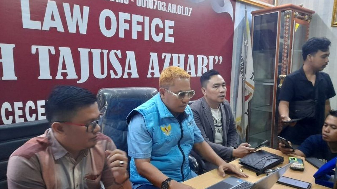 Tim kuasa hukum Ratu Rachmatu Zakiyah-Najib Hamas berencana melaporkan hakim Mahkamah Konstitusi (MK) ke Majelis Kehormatan Mahkamah Konstitusi (MKMK) karena putusan Pilkada Serang dinilai cacat hukum dan tidak berdasar.