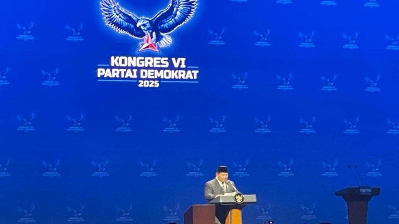 Presiden Prabowo Subianto memberikan tanggapannya terkait kritik mengenai kabinetnya yang dinilai gemuk, dengan menekankan bahwa jumlah menteri yang banyak justru menguntungkan jika diisi oleh orang-orang hebat dan berkompeten.