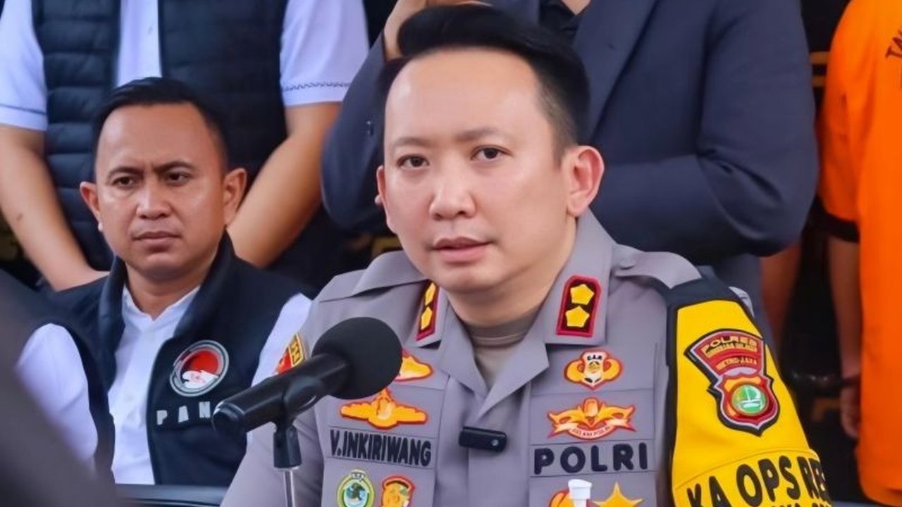 Polres Tangerang Selatan mengungkap peredaran obat keras daftar G melalui warung dan toko HP, mengamankan 1971 butir obat serta dua tersangka dengan ancaman hukuman 12 tahun penjara.