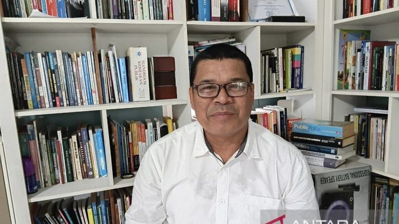 Seorang akademisi menyarankan pergantian komisioner KPU dan Bawaslu Banjarbaru untuk memastikan Pemungutan Suara Ulang (PSU) Pilkada 2024 berjalan lancar dan kredibel, menyusul putusan Mahkamah Konstitusi.