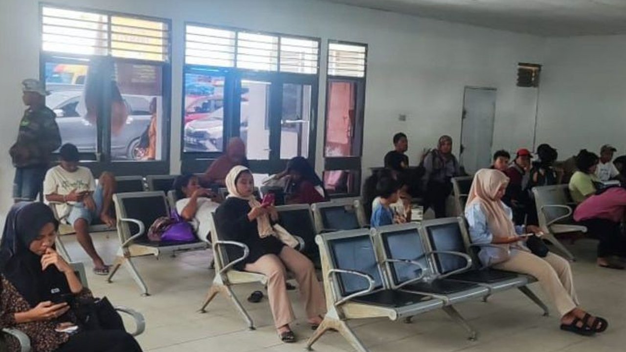 ASDP Ambon melakukan berbagai persiapan, termasuk ramp check internal dan eksternal, untuk memastikan kelancaran dan keamanan arus mudik Lebaran 1446 H di lintasan penyeberangan Ambon.