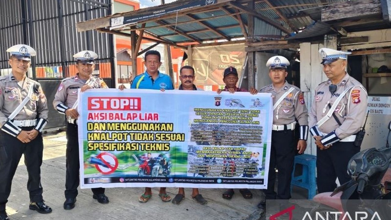 Satlantas Polresta Palangka Raya giat sosialisasikan tertib berlalu lintas untuk tingkatkan kesadaran dan keamanan pengguna jalan di wilayah hukumnya.