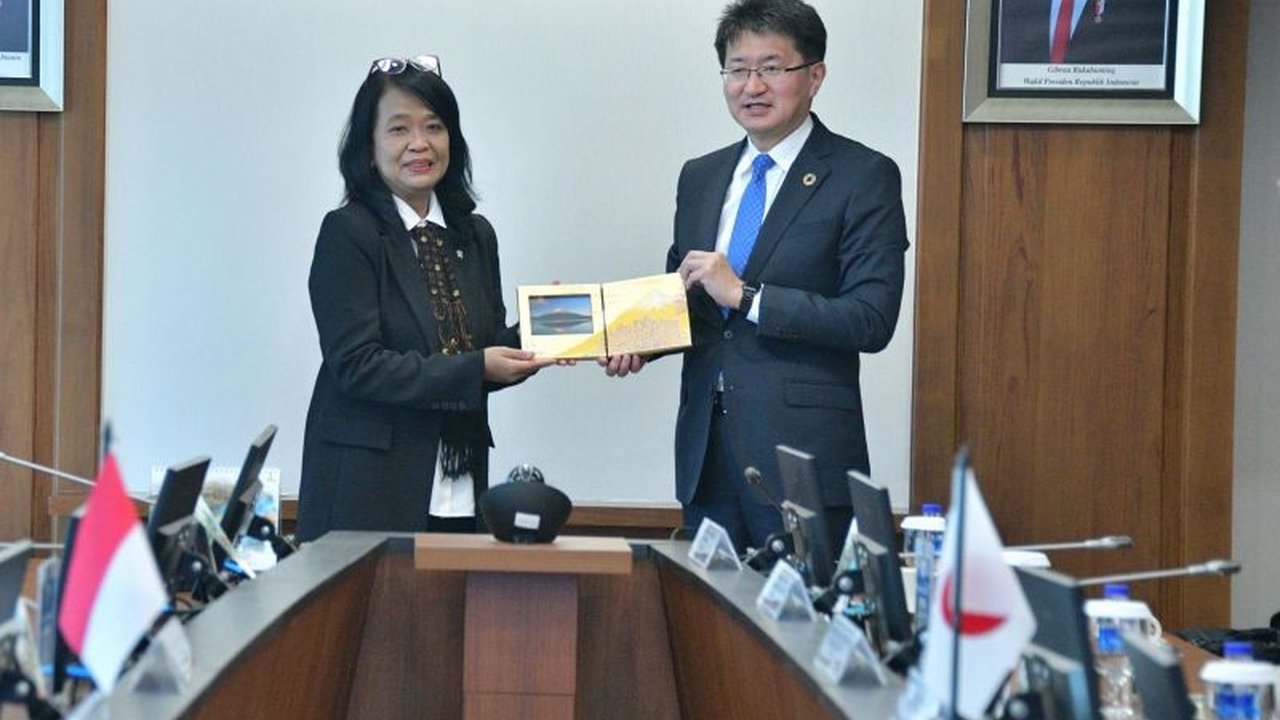 Wakil Menteri PU Diana Kusumastuti bertemu pejabat Jepang untuk membahas penguatan kerja sama infrastruktur, termasuk proyek JICA senilai 1,65 miliar dolar AS dan teknologi aspal daur ulang.