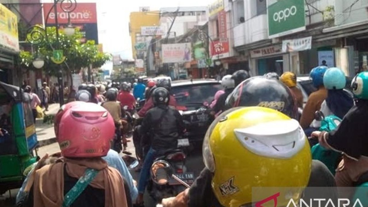 DPMPTSP Kota Sukabumi optimistis nilai investasi di 2025 akan melampaui Rp1,2 triliun, didorong oleh potensi sektor pariwisata dan kemudahan perizinan.