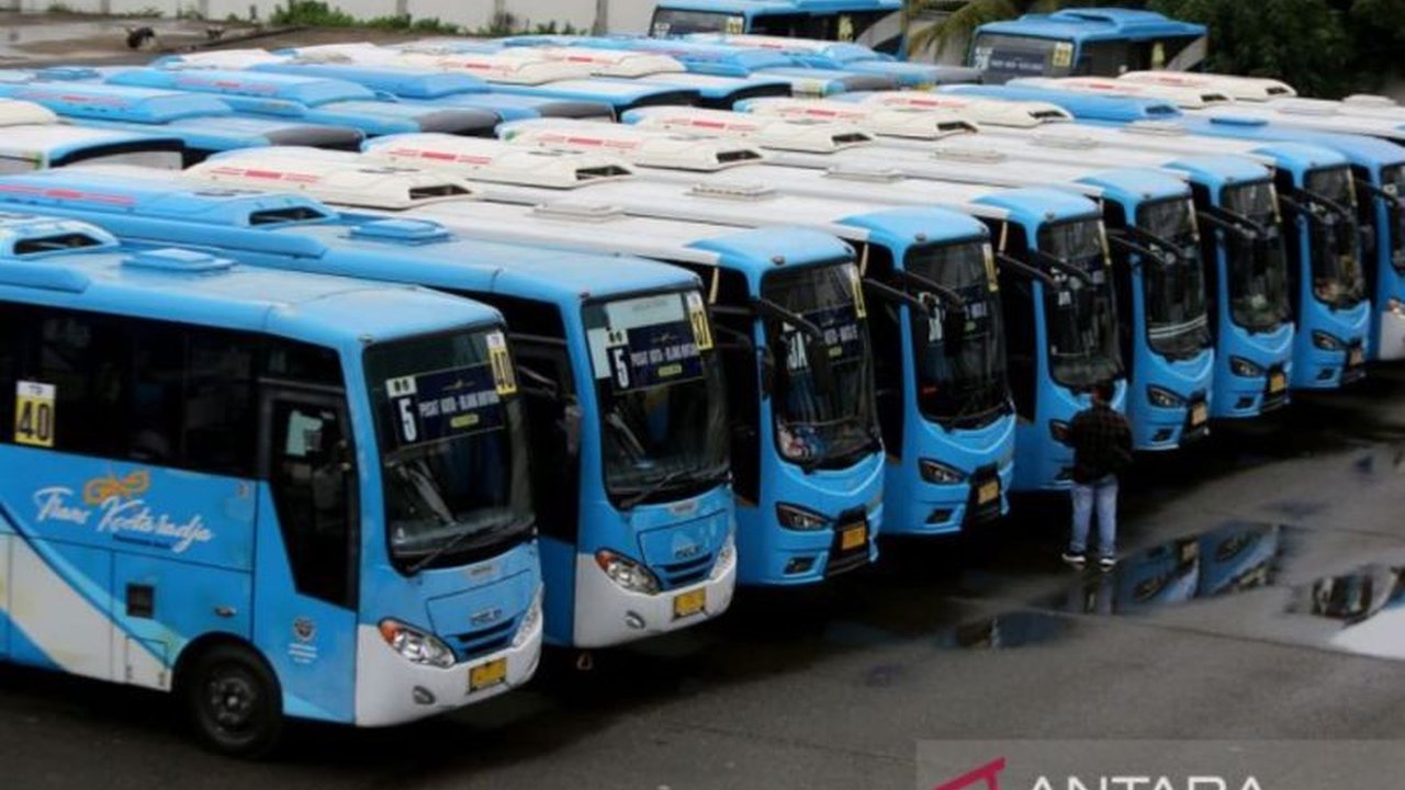 Pemerintah Aceh kembali mengoperasikan Bus Trans Koetaradja dengan 14 rute di Banda Aceh dan Aceh Besar, memberikan layanan gratis bagi masyarakat.