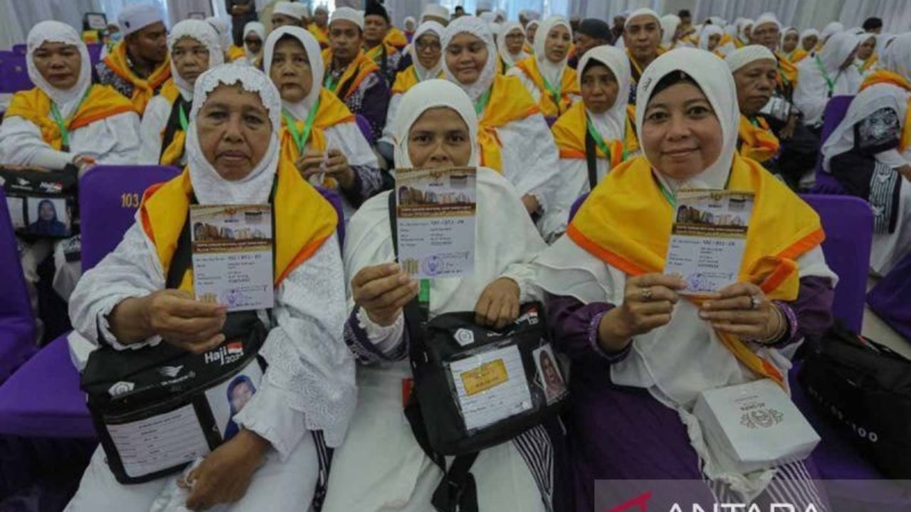 11 Calon Haji Simeulue Lunasi Bipih 2025, Siap Berangkat ke Tanah Suci