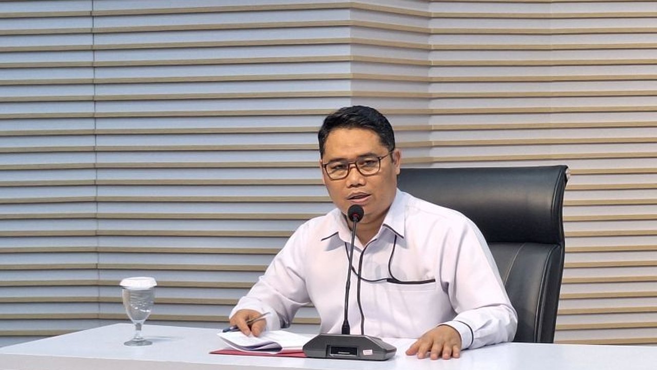 Mantan Kepala Kantor Wilayah Direktorat Jenderal Pajak Jakarta Khusus, Mohamad Haniv, ditetapkan sebagai tersangka oleh KPK atas dugaan penerimaan gratifikasi senilai Rp21,5 miliar selama menjabat pada periode 2015-2018.