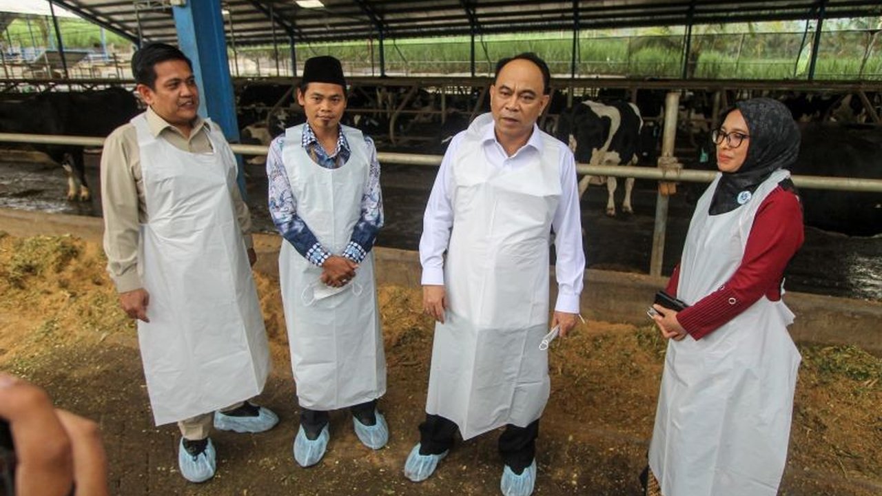 Menteri Koperasi mendorong koperasi di daerah penghasil susu sapi untuk menyerap produksi peternak lokal guna mengurangi impor dan meningkatkan kesejahteraan, serta mendukung program Makan Bergizi Gratis.